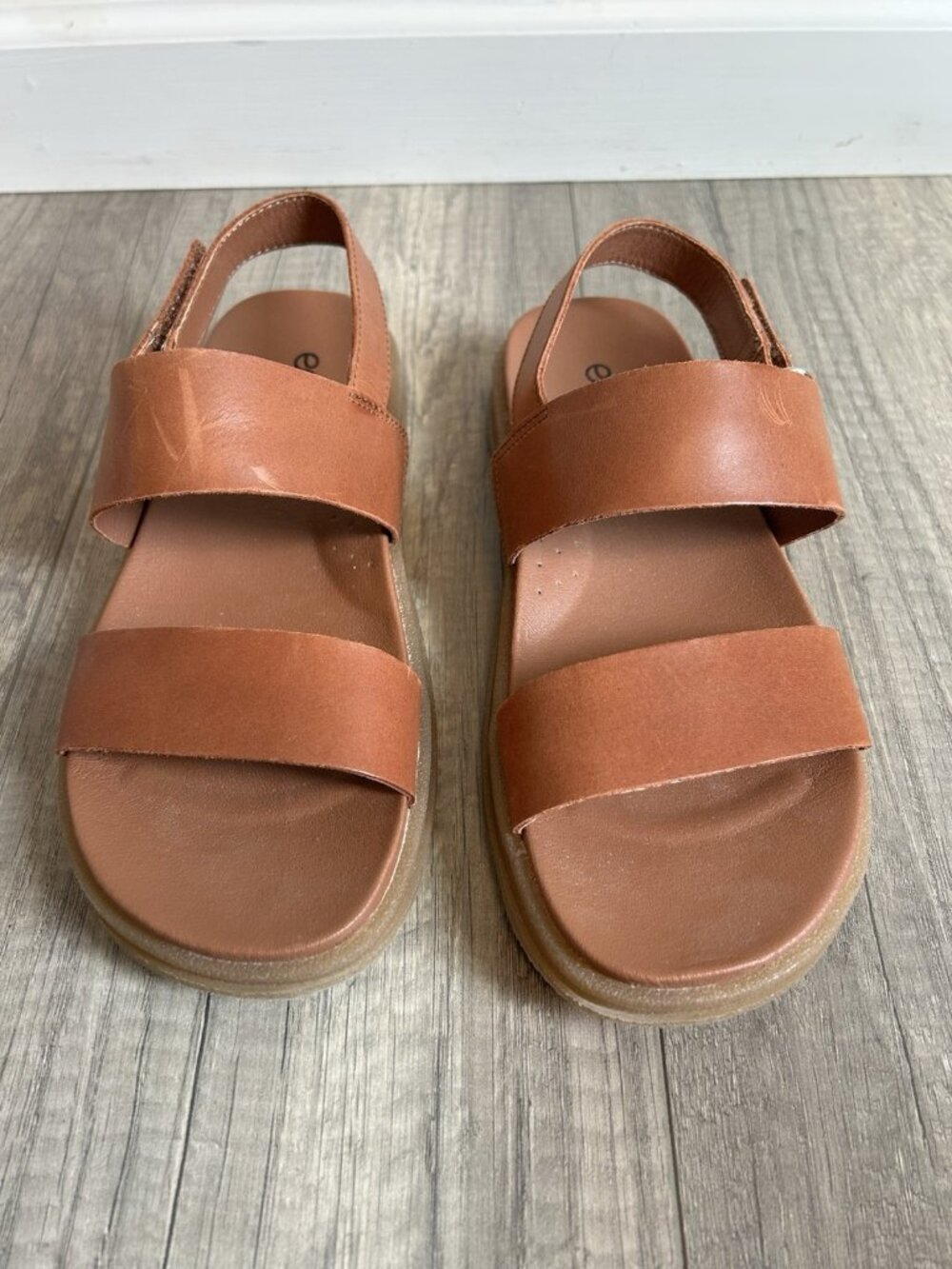 Earth Women's Leah Round Toe Strappy Casual Flat Sandals Brown 210 8M - Picture 2 of 16